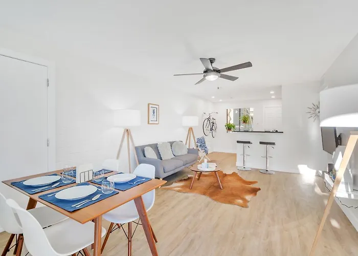 Modern Contemporary Ot With Heated Pool Apartment